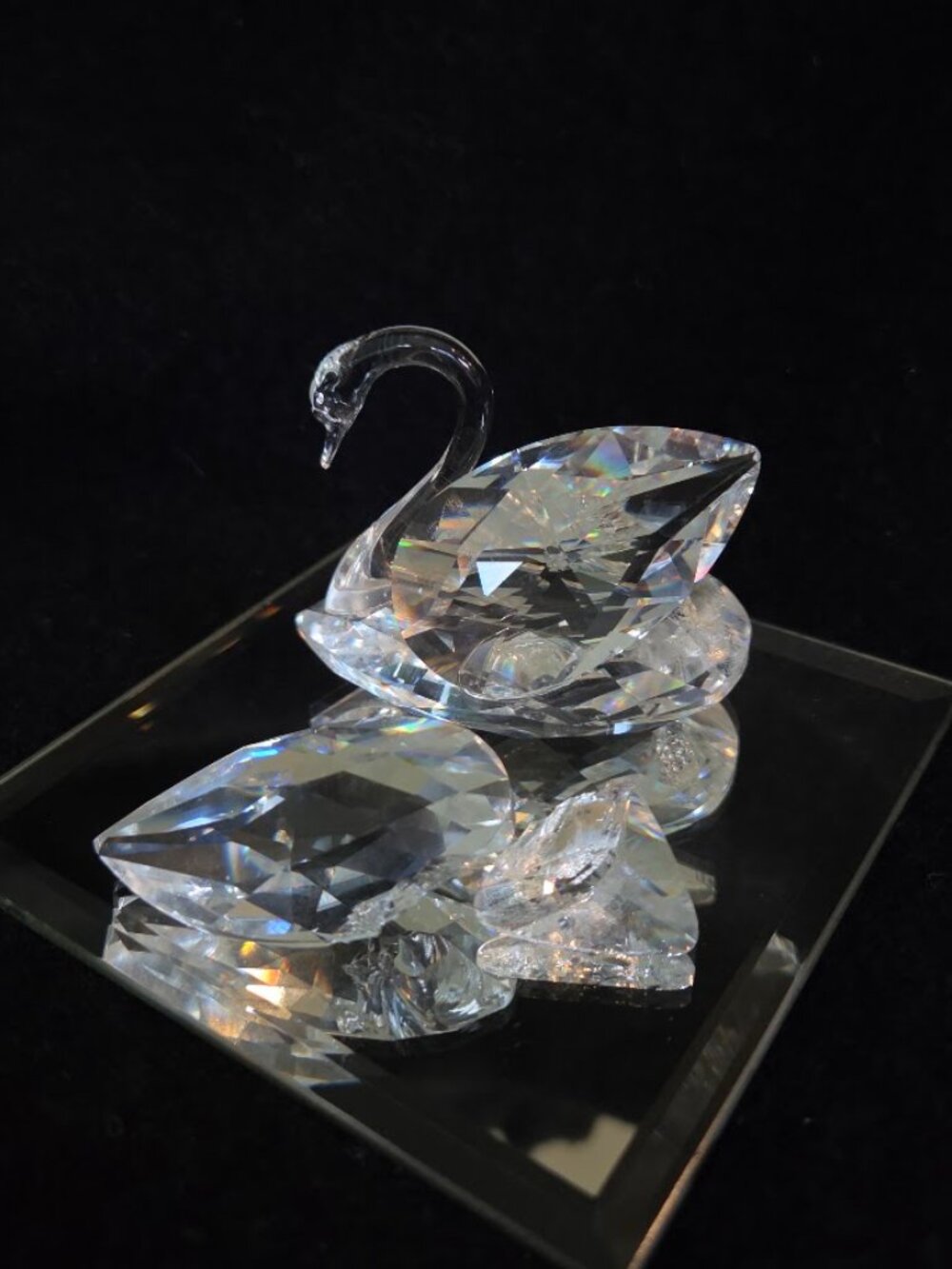 Swarovski Crystal Swan Figurine - DAMAGED / Broken Wing Included